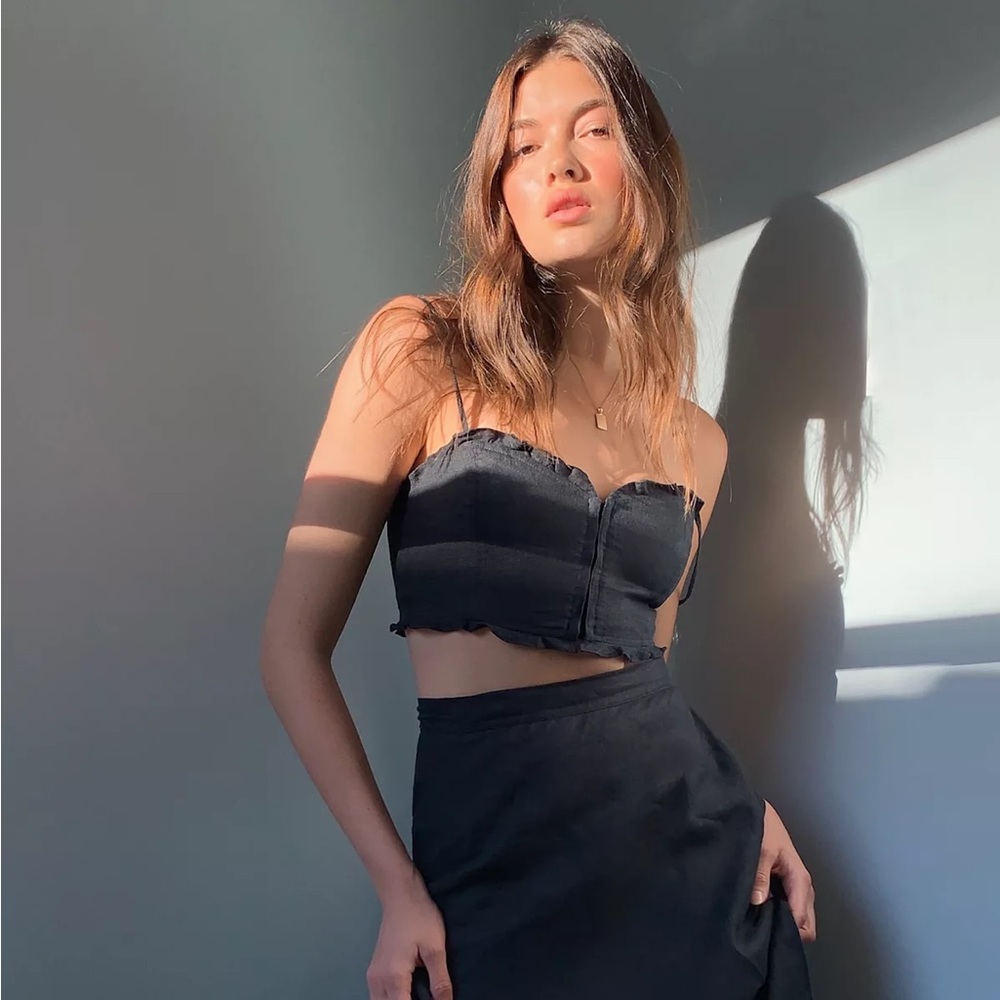 Aritzia Wilfred Ohara Linen Crop Top